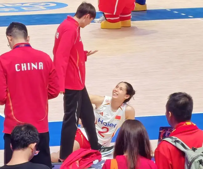 女排惜败意大利赵勇3槽点！第4局不让主力休息，无脑信赖倪非凡陈厚羽