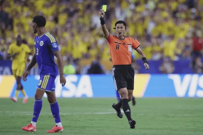 博主：马宁为何被FIFA放弃？若梅西对他说放尊重点，必然直红下场