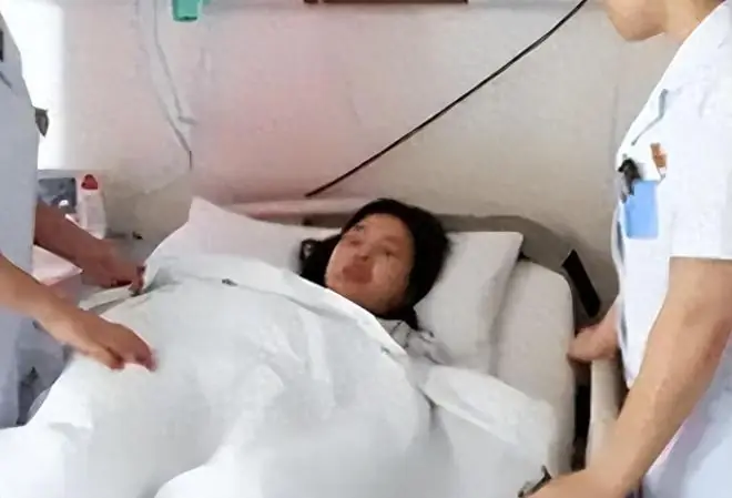 27岁女子确诊阴道癌，痛苦不已，母亲：这个习惯，我多次劝她改
