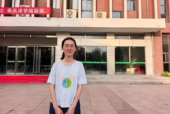 没想到，699女孩韩雅平婉拒北大后，庞众望口碑意外被推向新高度