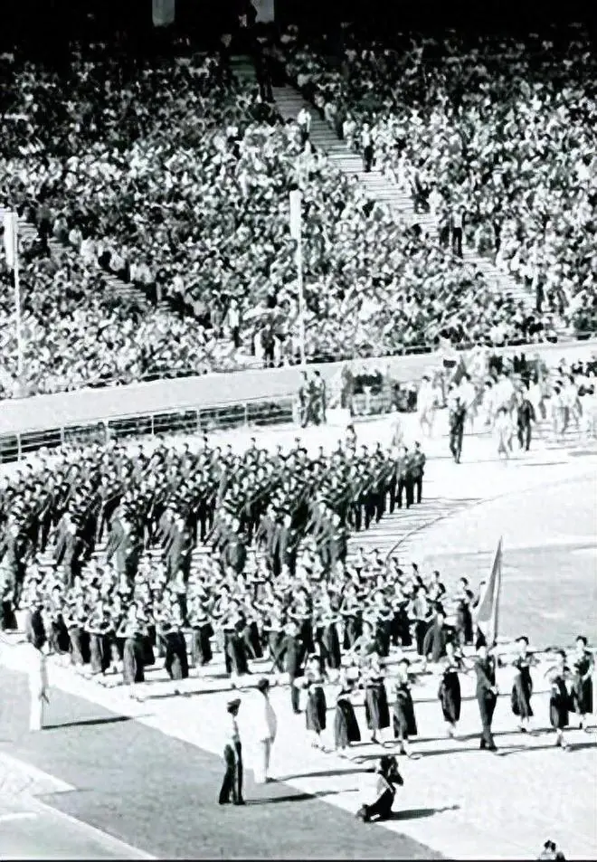 1975年第17届亚洲青年足球锦标赛，国青首次参赛，最终排名第五