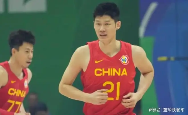 中国篮协又出大昏招了？郭士强学宫鲁鸣玩长集训：胡金秋被坑惨了
